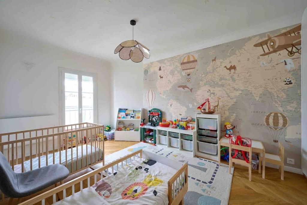 Marais - Parents & Kids With Park View Apartment